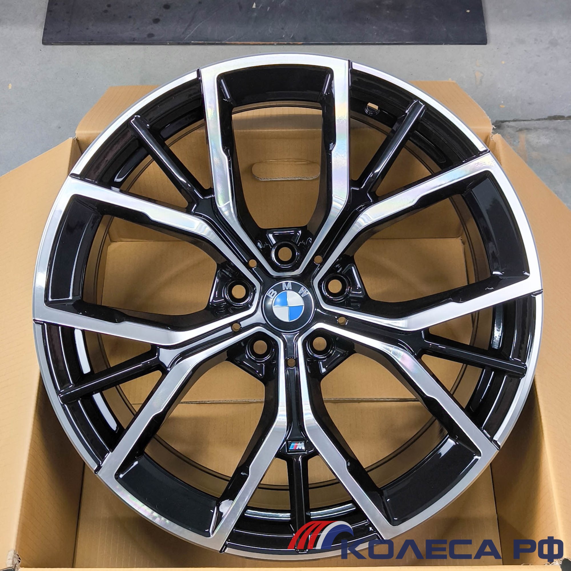 Литые диски Ff F1171 8/19 5x120 ET30 d72.6 BKF