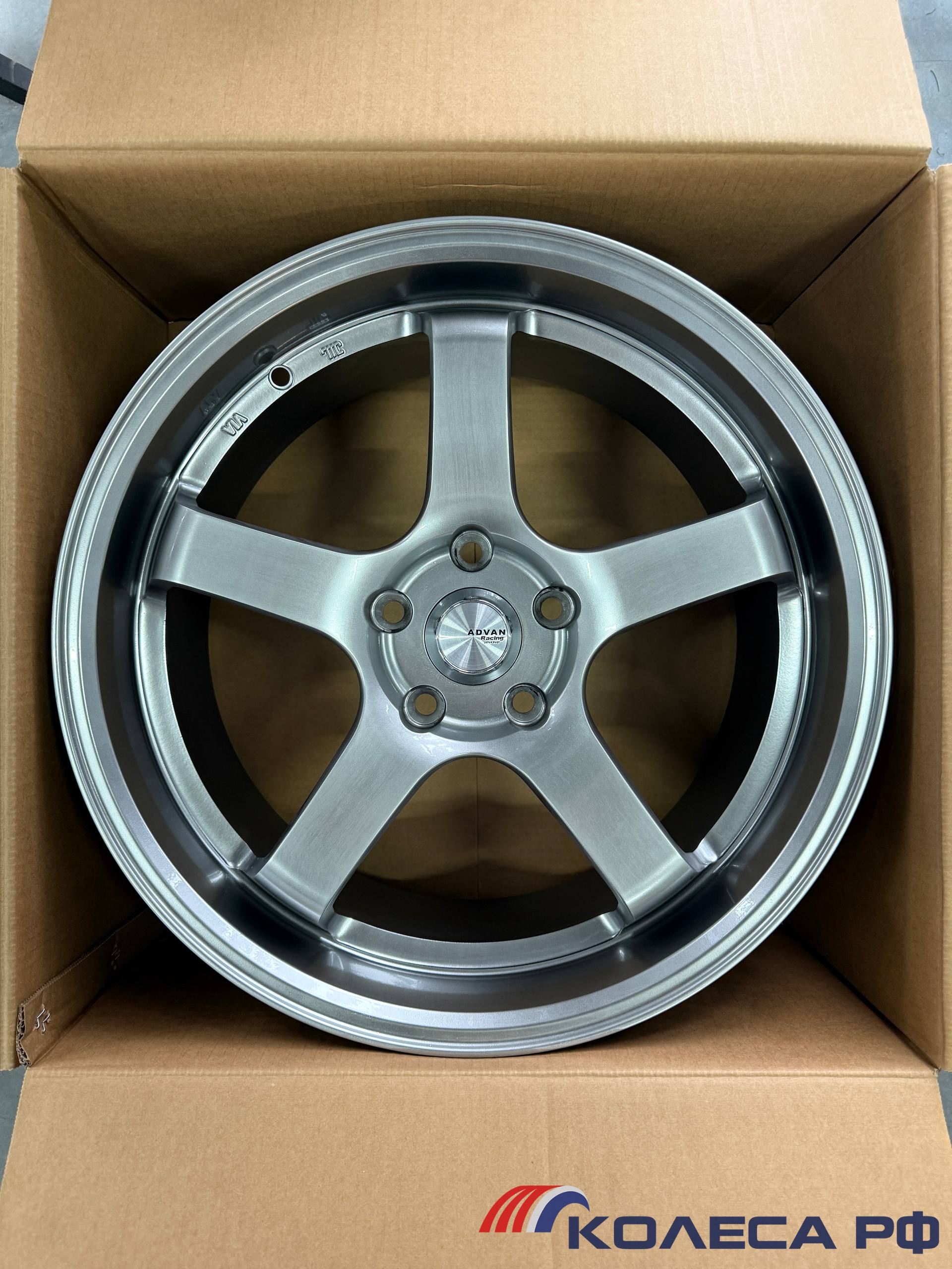 Литые диски Ff F1341 8.5/18 5x114 ET35 d67.1 HB